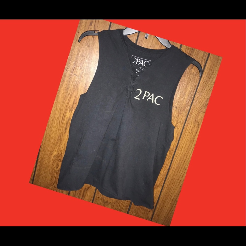 2 Pac muscle tee!
